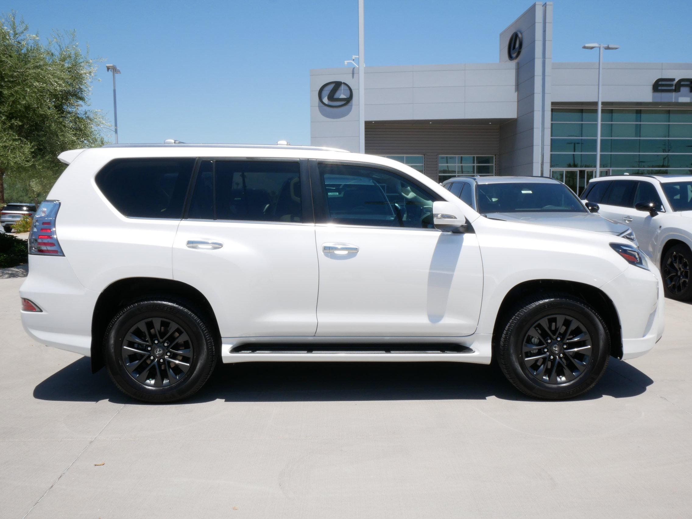 Used 2023 Lexus GX 460 Premium w/ Premium Plus Package AWD/4WD image 13