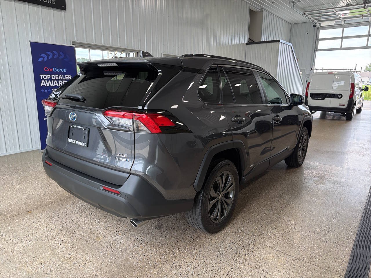 Used 2023 Toyota RAV4 XLE Premium AWD/4WD image 5