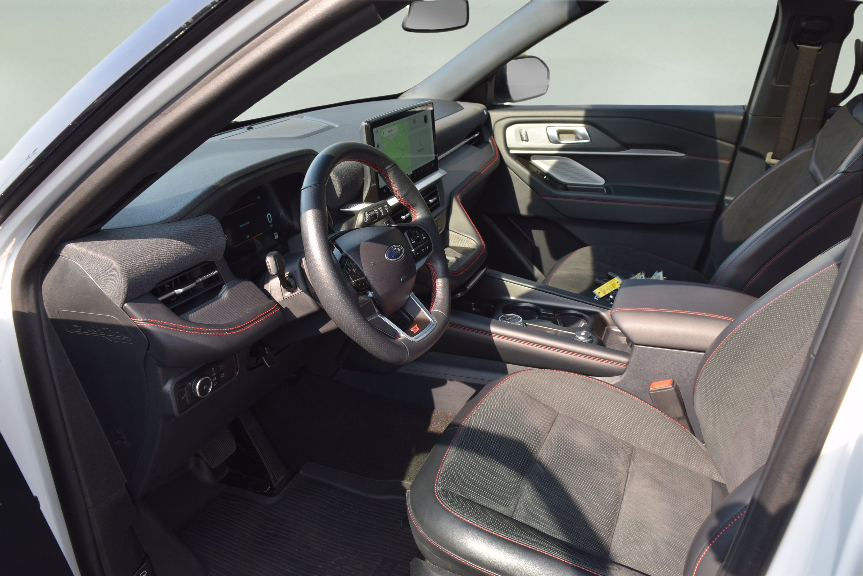 Used 2025 Ford Explorer ST w/ Sun And Sound Package AWD/4WD image 11