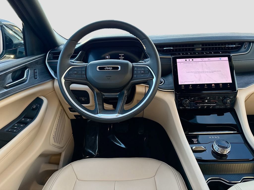 Used 2024 Jeep Grand Cherokee Limited image 20