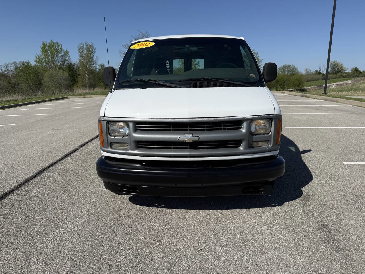 Used 2002 Chevrolet Express 1500 RWD image 2