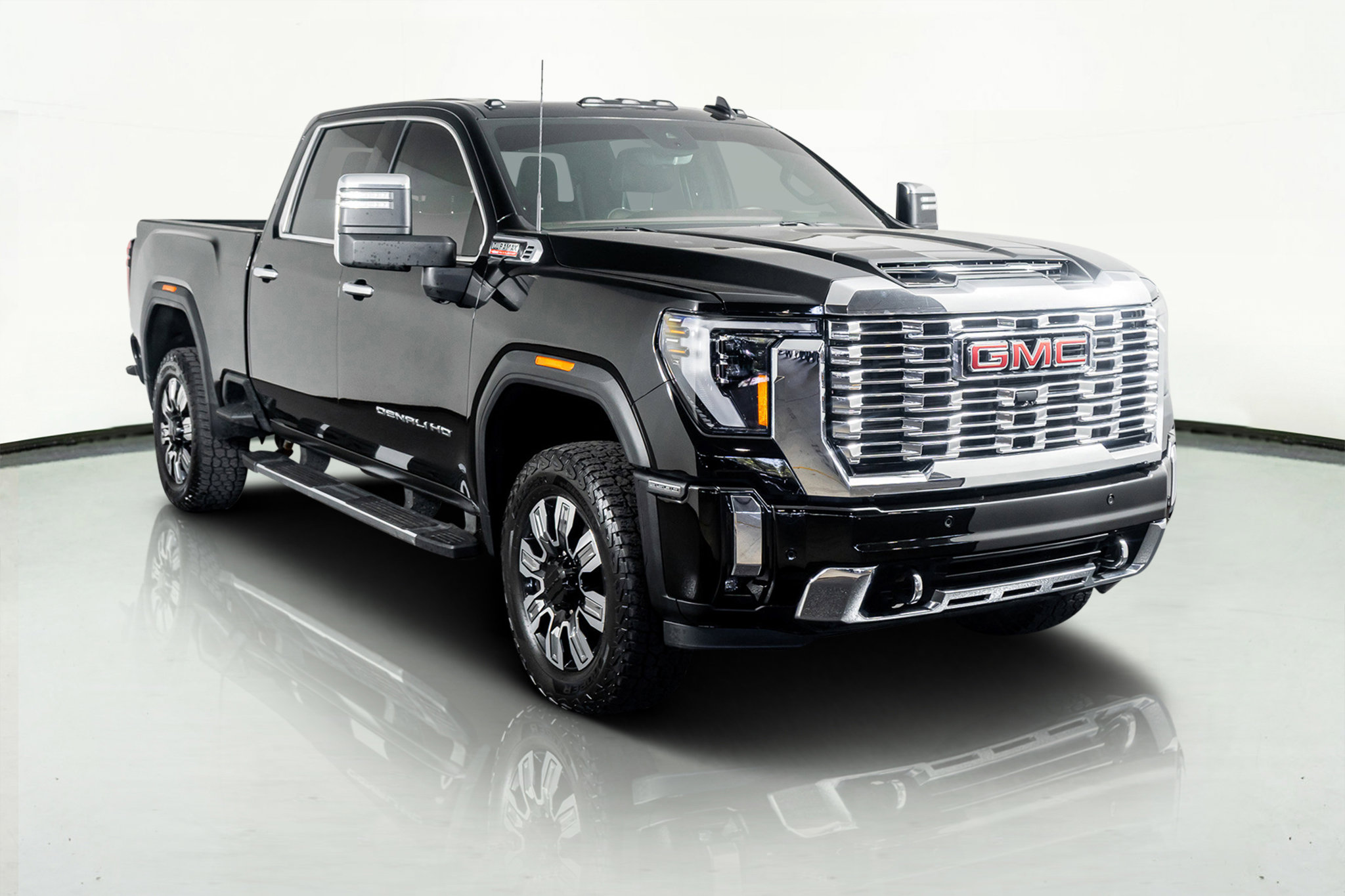 Used 2025 GMC Sierra 3500 Denali w/ Denali Reserve Package image 4