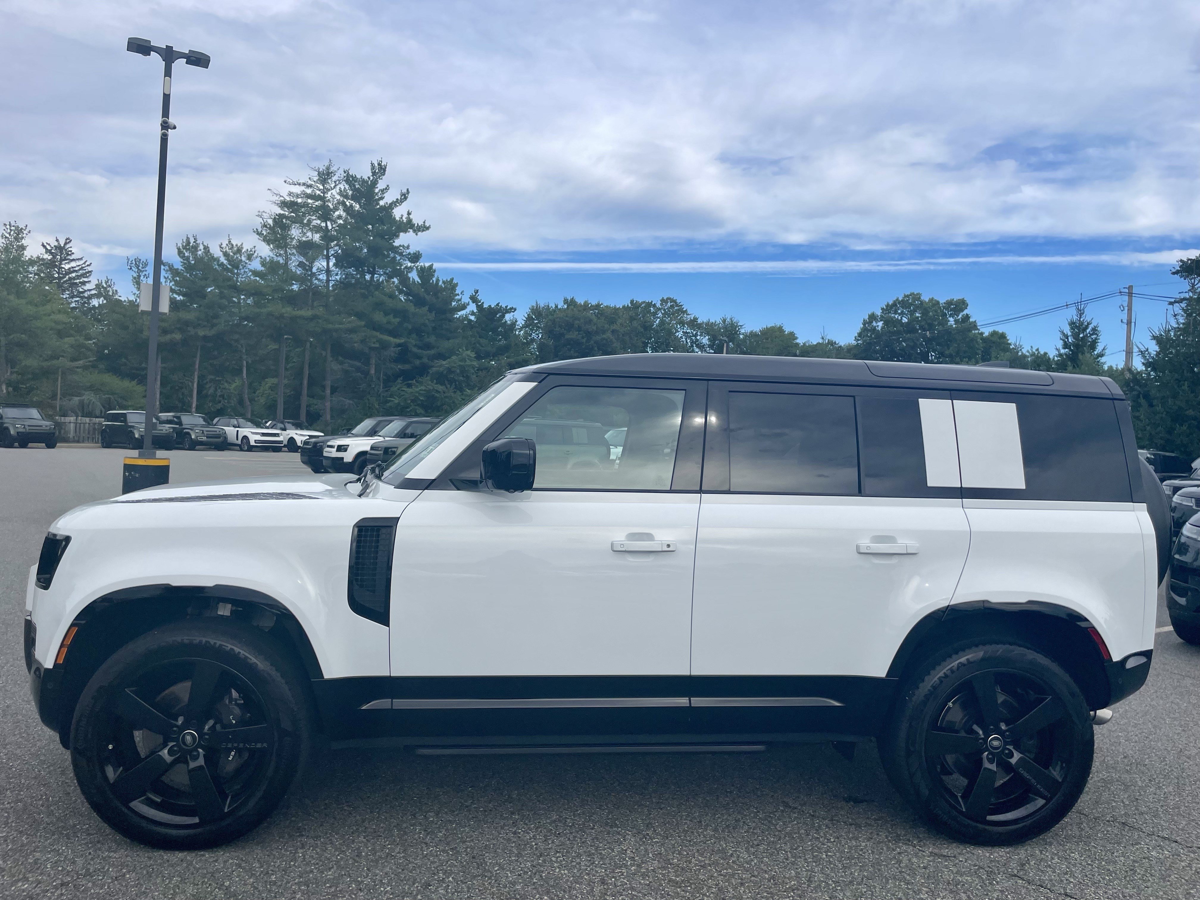 Certified 2025 Land Rover Defender 110 V8 AWD/4WD image 8