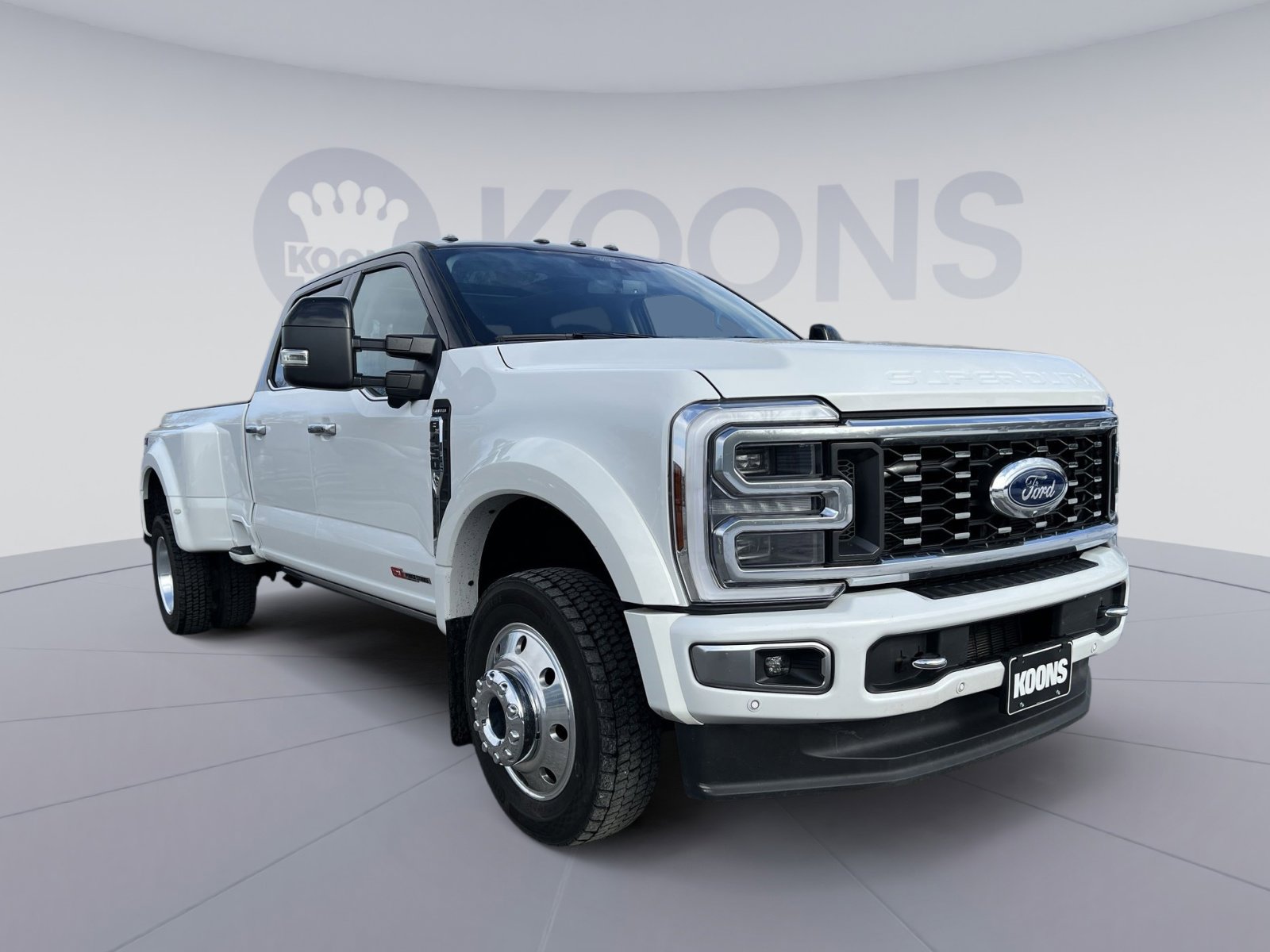 Used 2024 Ford F450 Limited image 10