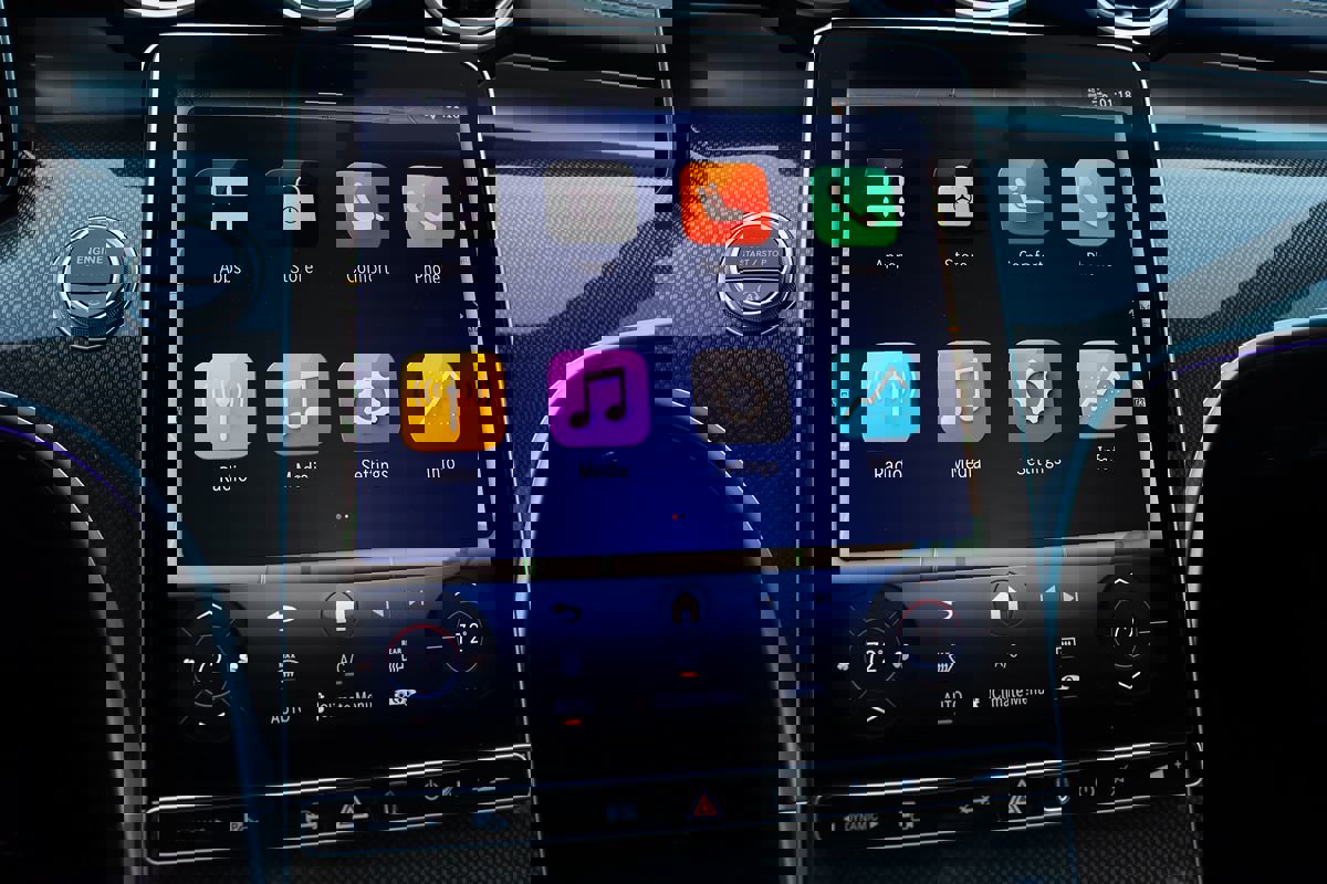 Used 2025 Mercedes-Benz C 300 Sedan image 23