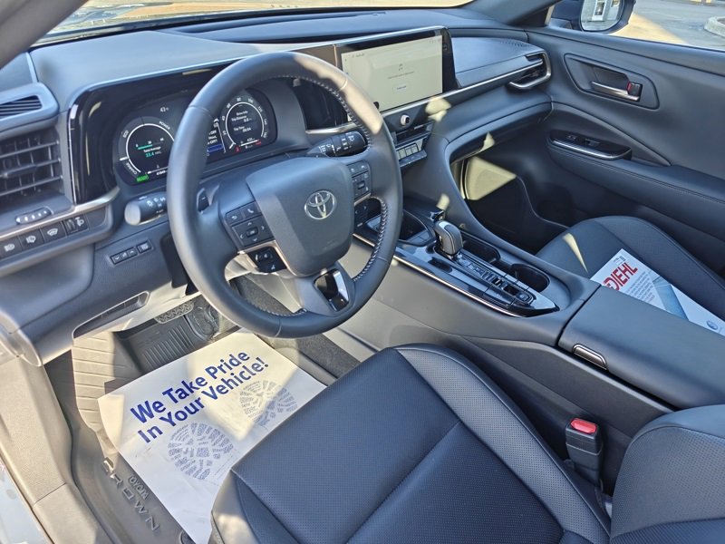 Used 2025 Toyota Crown Signia image 10