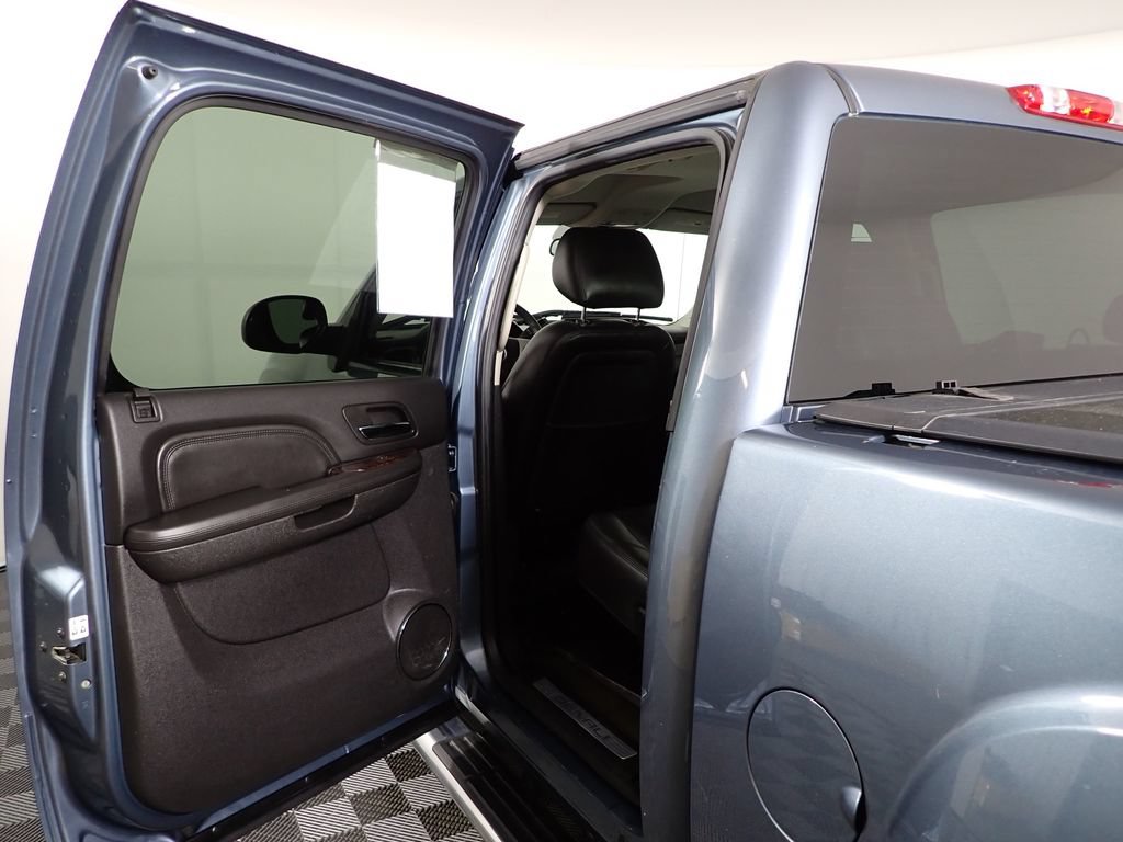 Used 2011 GMC Sierra 1500 Denali AWD/4WD image 32