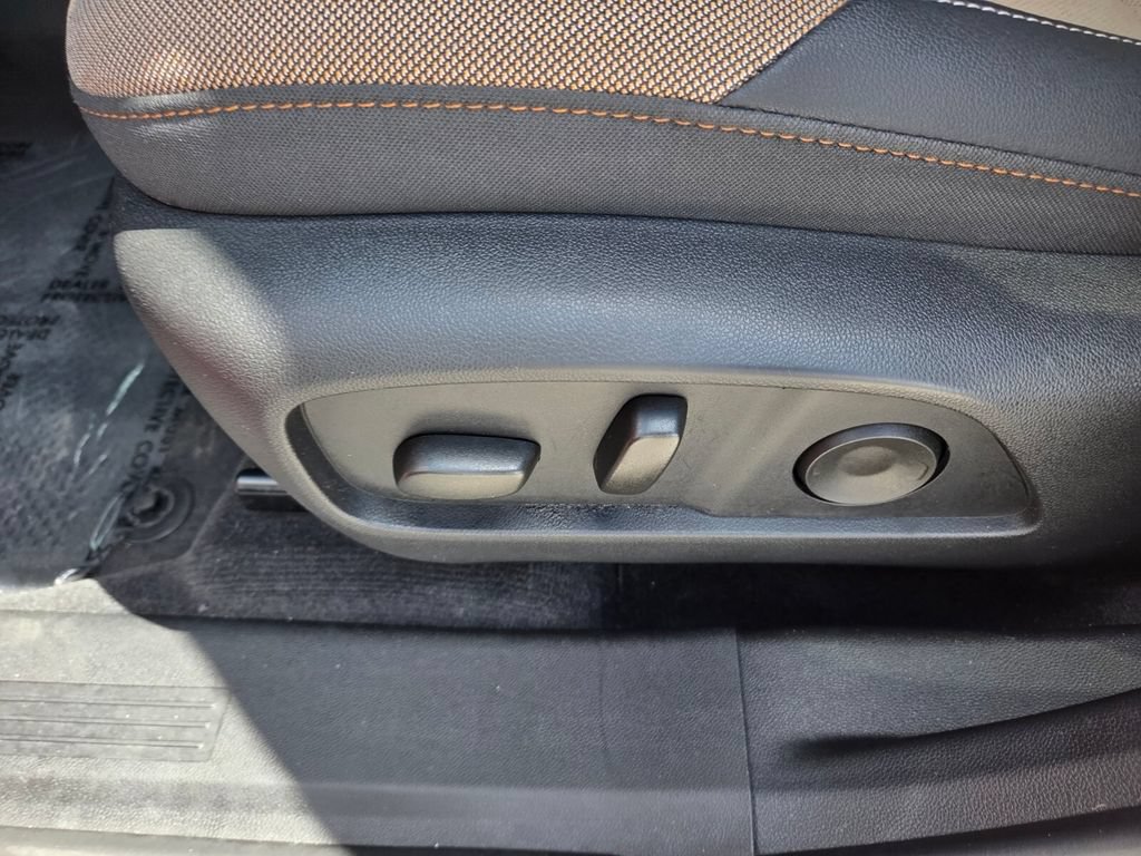 Used 2025 Chevrolet Equinox ACTIV FWD image 5