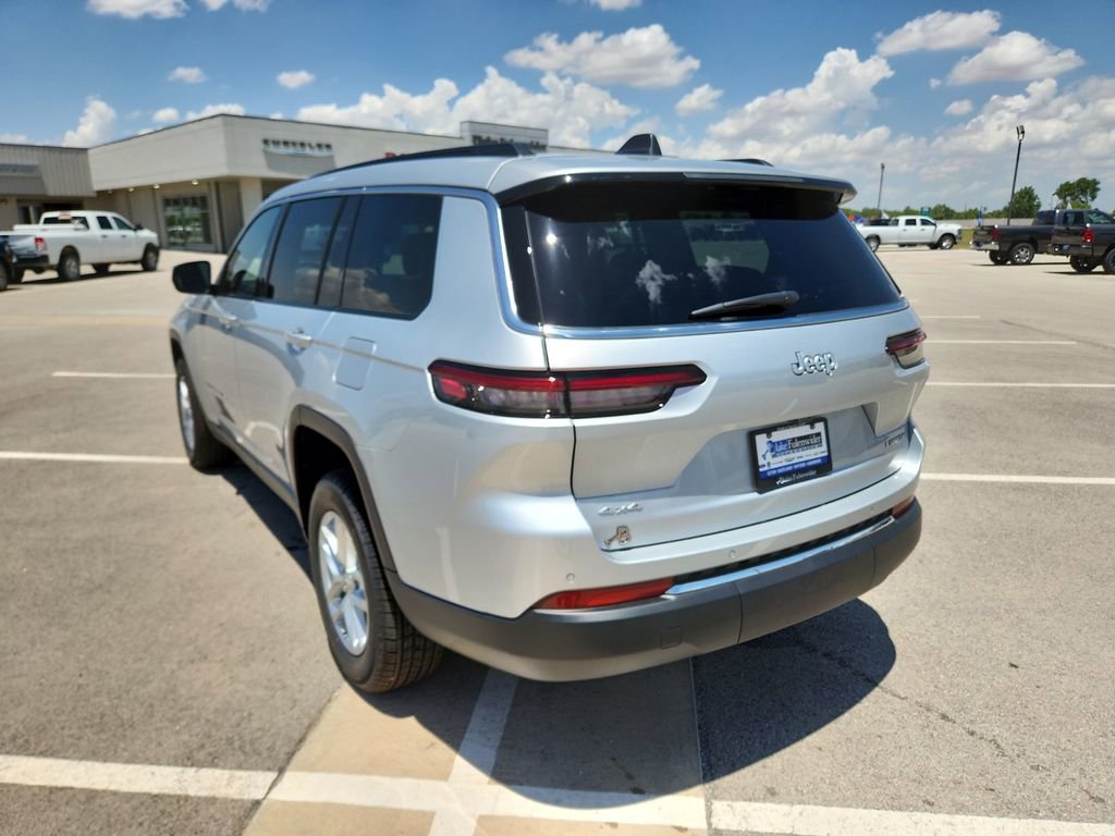 New 2025 Jeep Grand Cherokee L Laredo image 3