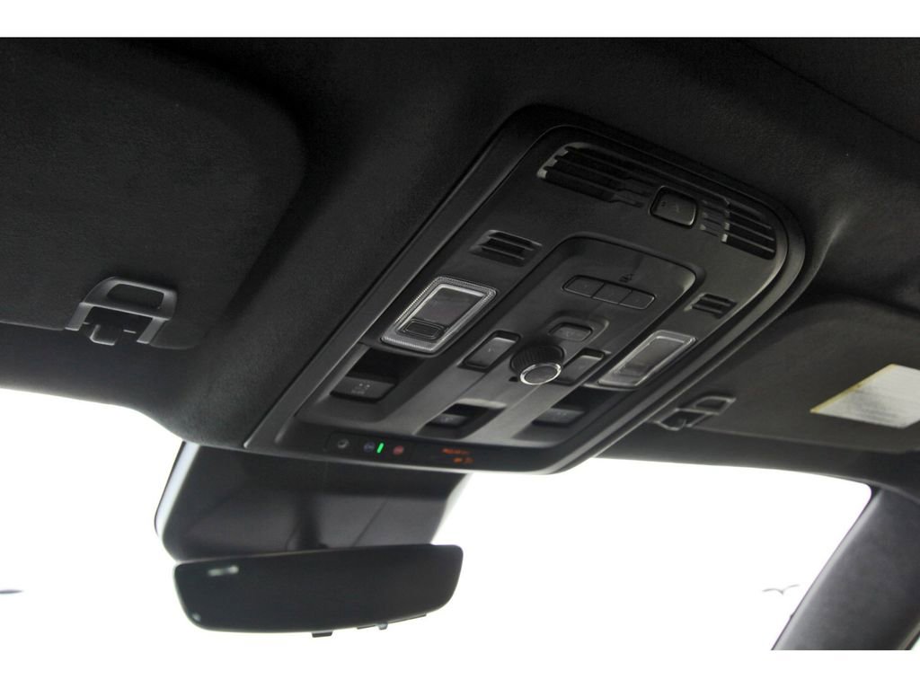 Used 2022 Cadillac Escalade Premium Luxury Platinum w/ Heavy-Duty Trailer Package image 28