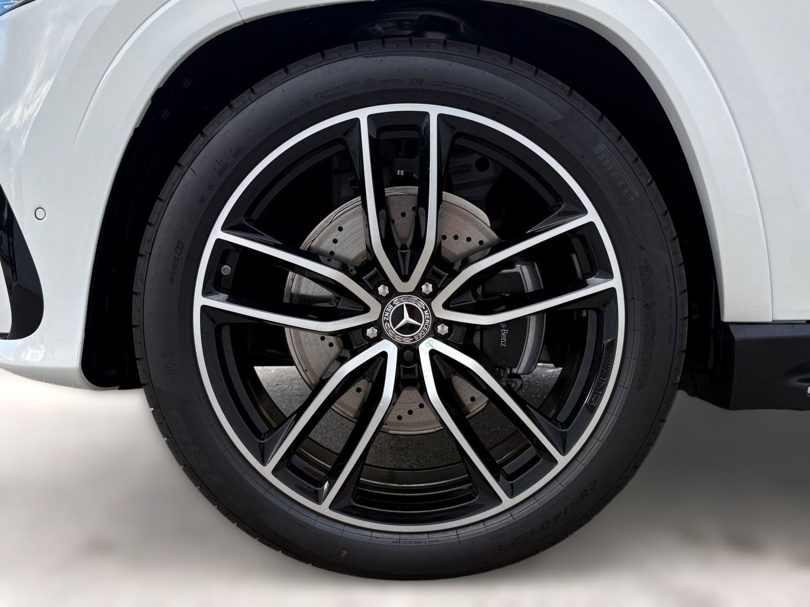 New 2026 Mercedes-Benz GLS 580 4MATIC image 11