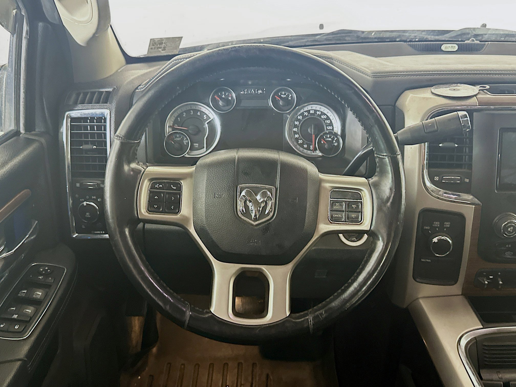 Used 2016 RAM 2500 Laramie w/ Convenience Group AWD/4WD image 17