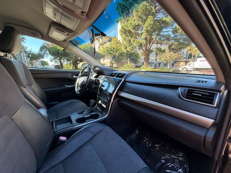 Used 2017 Toyota Camry SE FWD image 39