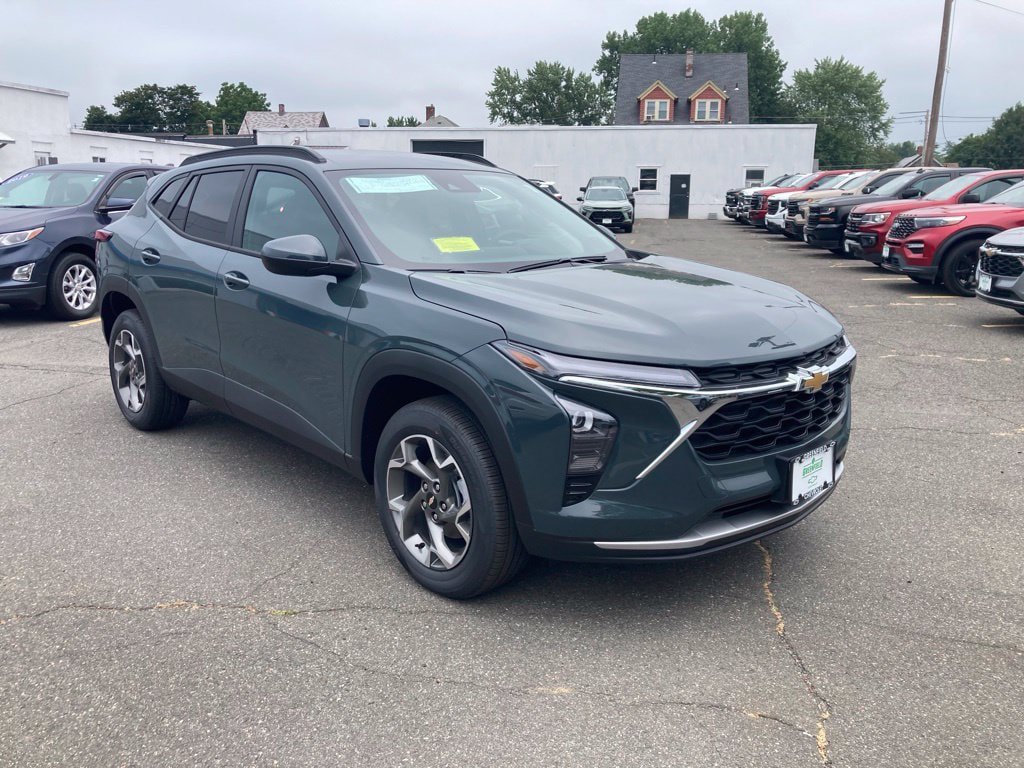 New 2026 Chevrolet Trax LT w/ LT Convenience Package FWD image 1