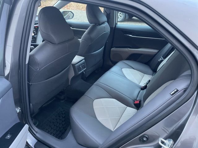 Used 2019 Toyota Camry XLE image 9