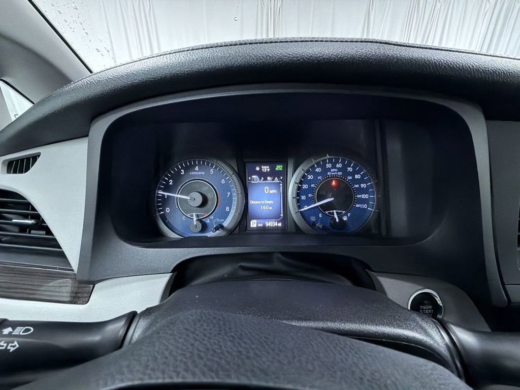 Used 2019 Toyota Sienna XLE FWD image 23