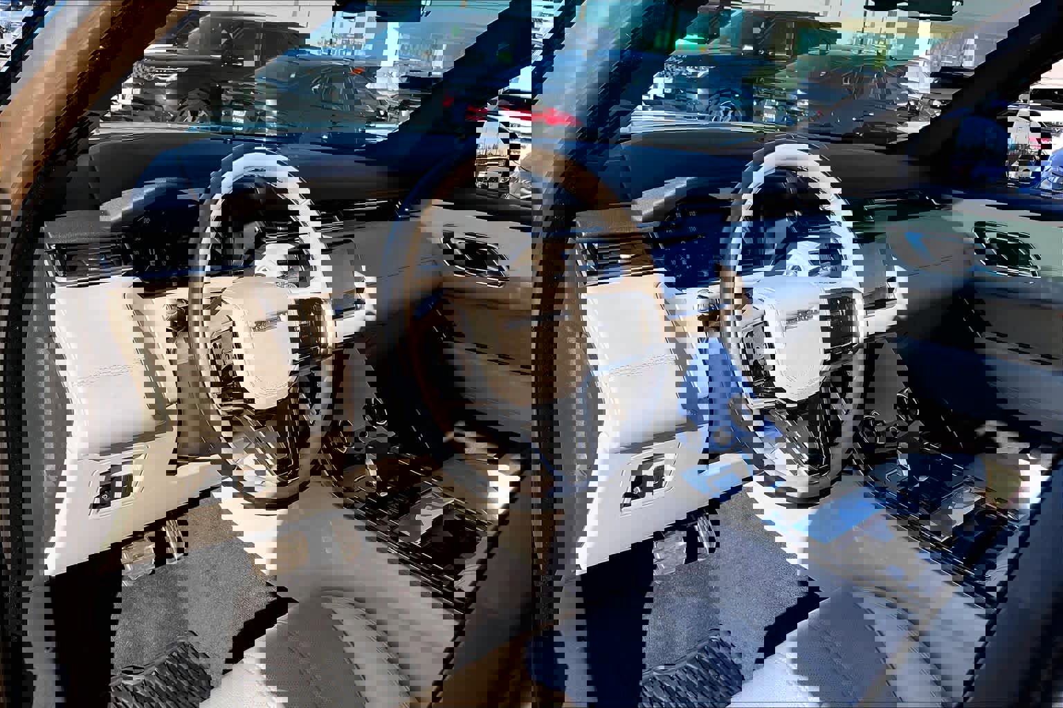 Used 2022 Land Rover Range Rover Velar R-Dynamic HSE image 17