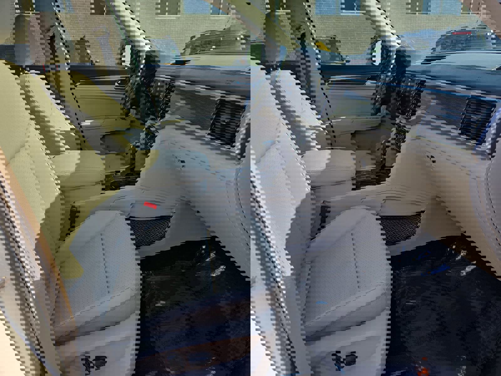 Used 2018 Volkswagen Atlas SEL w/ R-Line Package image 10