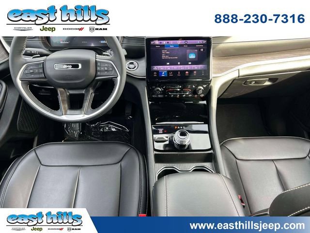 Certified 2024 Jeep Grand Cherokee Limited w/ Black Appearance Package image 17