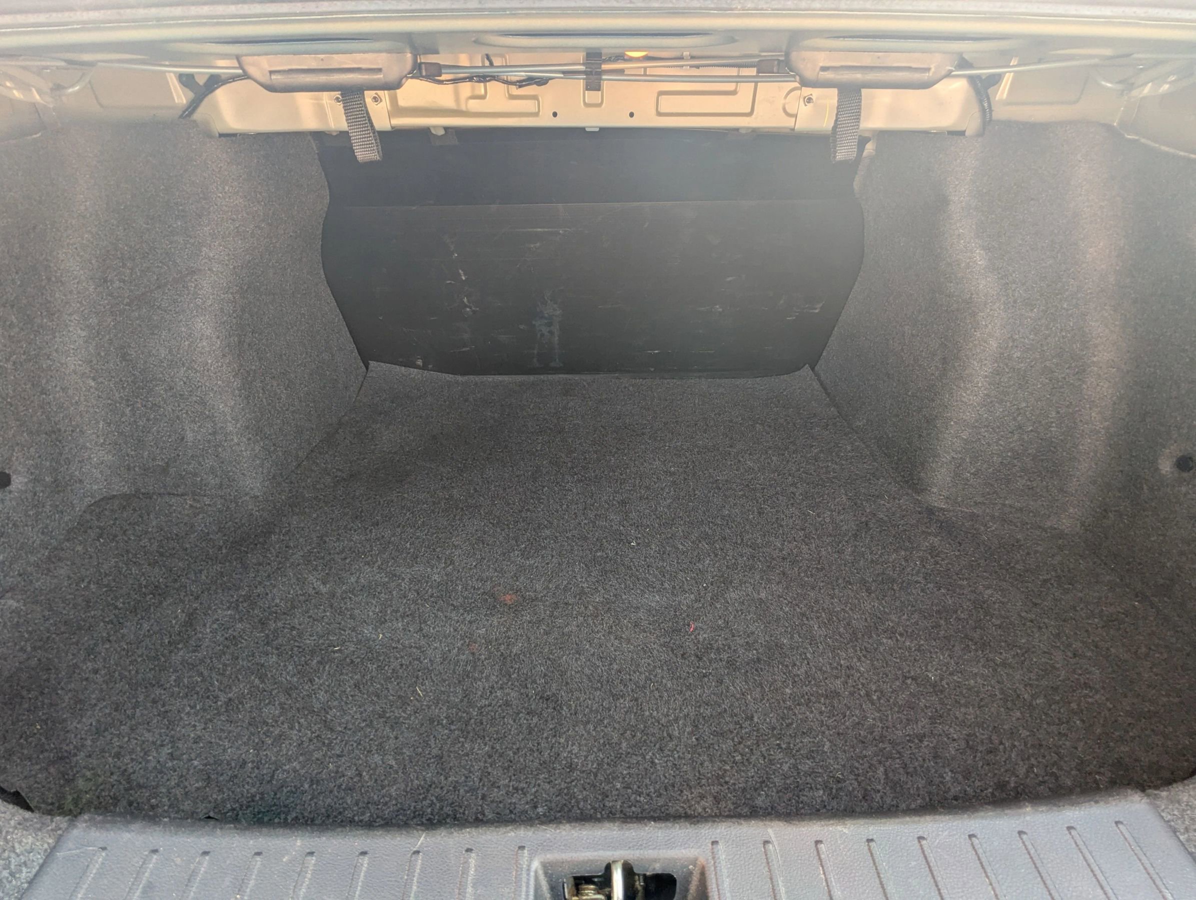 Used 2023 Nissan Versa S w/ Trunk Package image 9