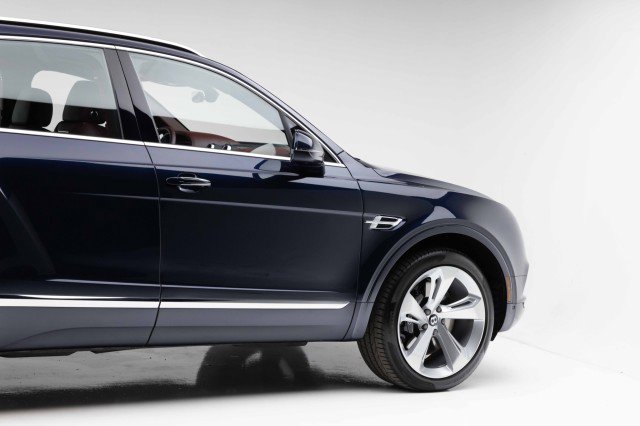 Used 2019 Bentley Bentayga image 31