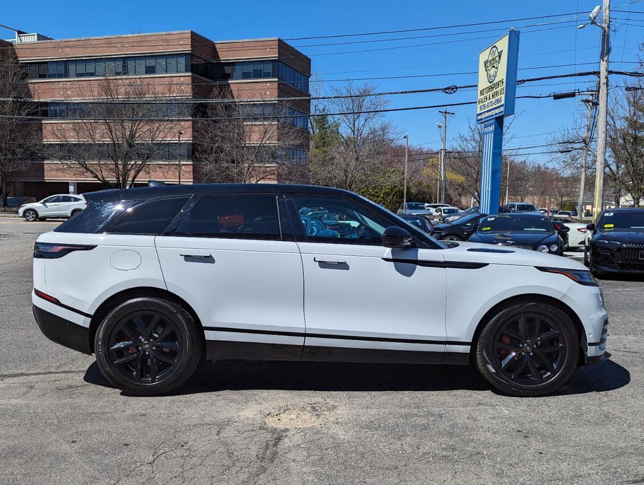 Used 2025 Land Rover Range Rover Velar Dynamic SE AWD/4WD image 6