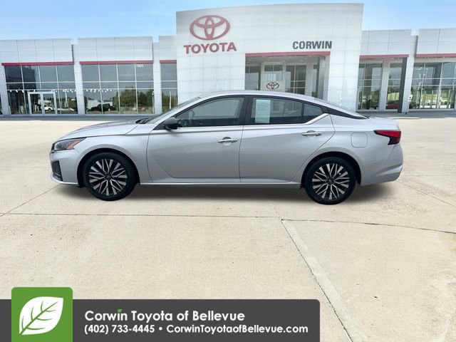 Used 2024 Nissan Altima 2.5 SV image 2