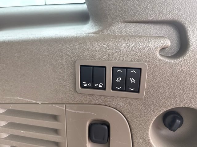 Used 2016 Chevrolet Suburban LTZ AWD/4WD image 14