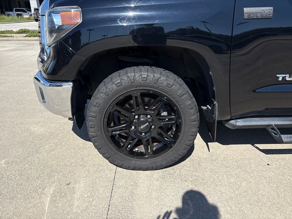 Used 2020 Toyota Tundra SR5 w/ SR5 Upgrade Package image 11