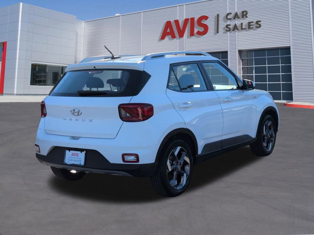 Used 2025 Hyundai Venue SEL FWD image 6