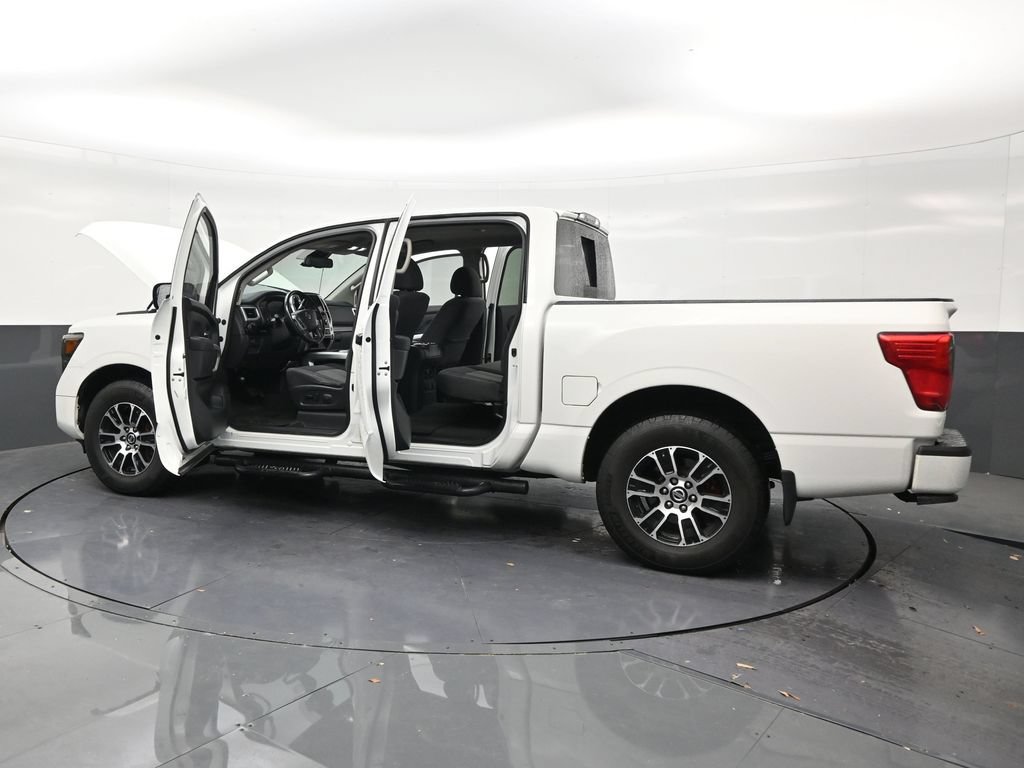 Used 2021 Nissan Titan SV w/ SV Convenience Package RWD image 30