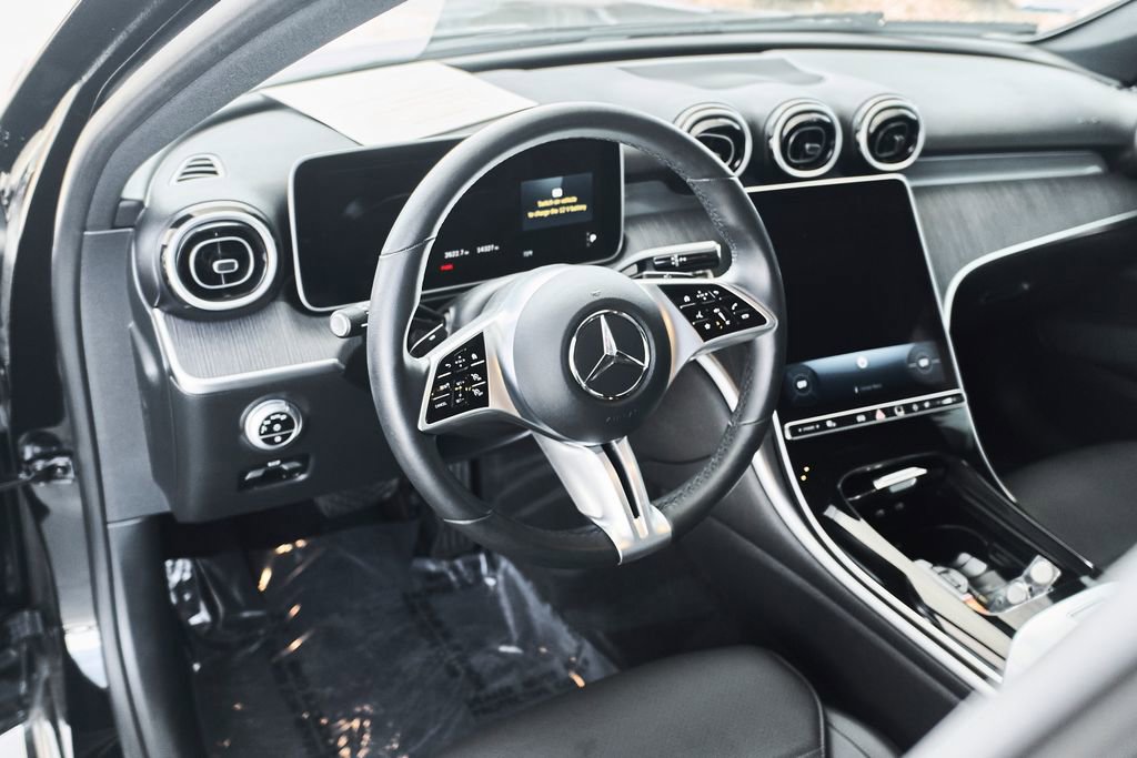Used 2025 Mercedes-Benz C 300 4MATIC Sedan image 2