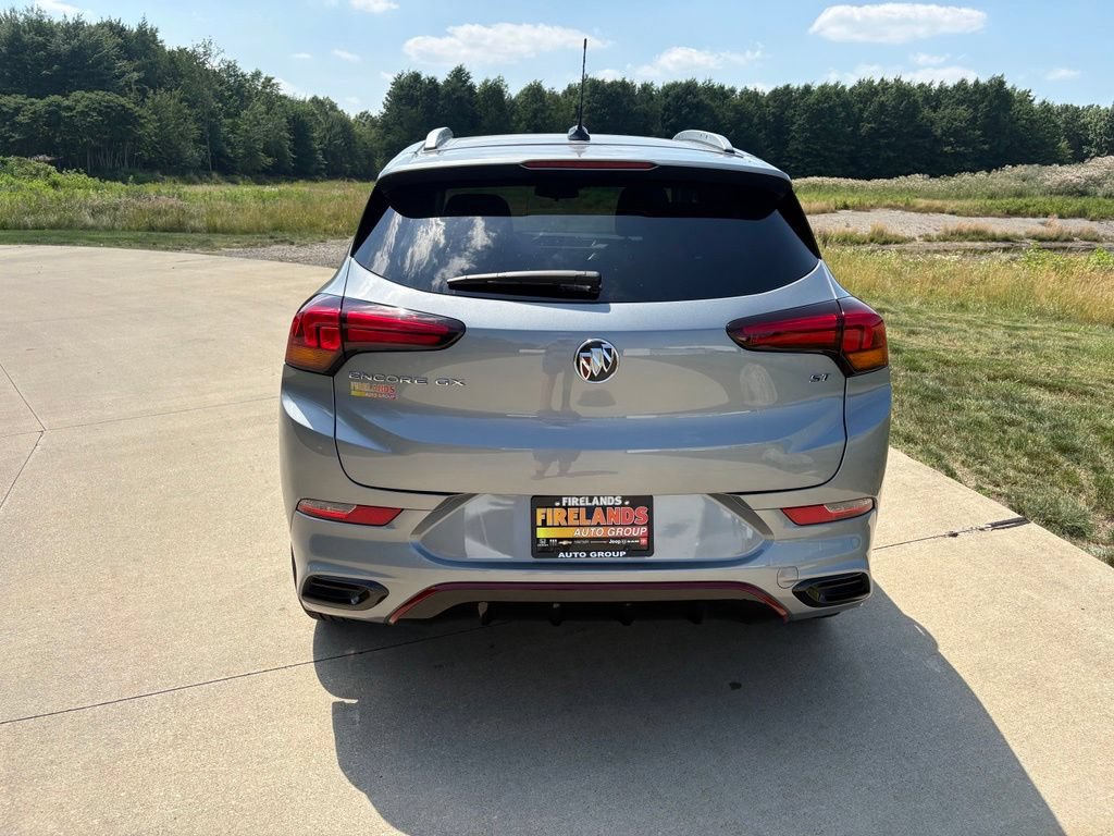 Used 2023 Buick Encore GX Select w/ Sport Touring Package FWD image 8