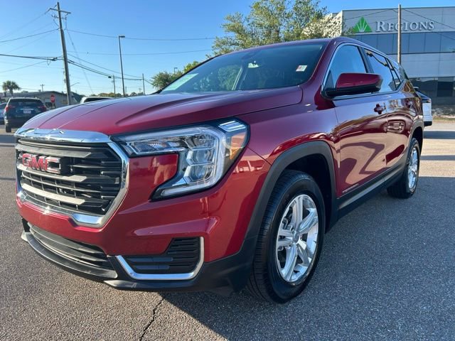 Used 2024 GMC Terrain SLE AWD/4WD image 4