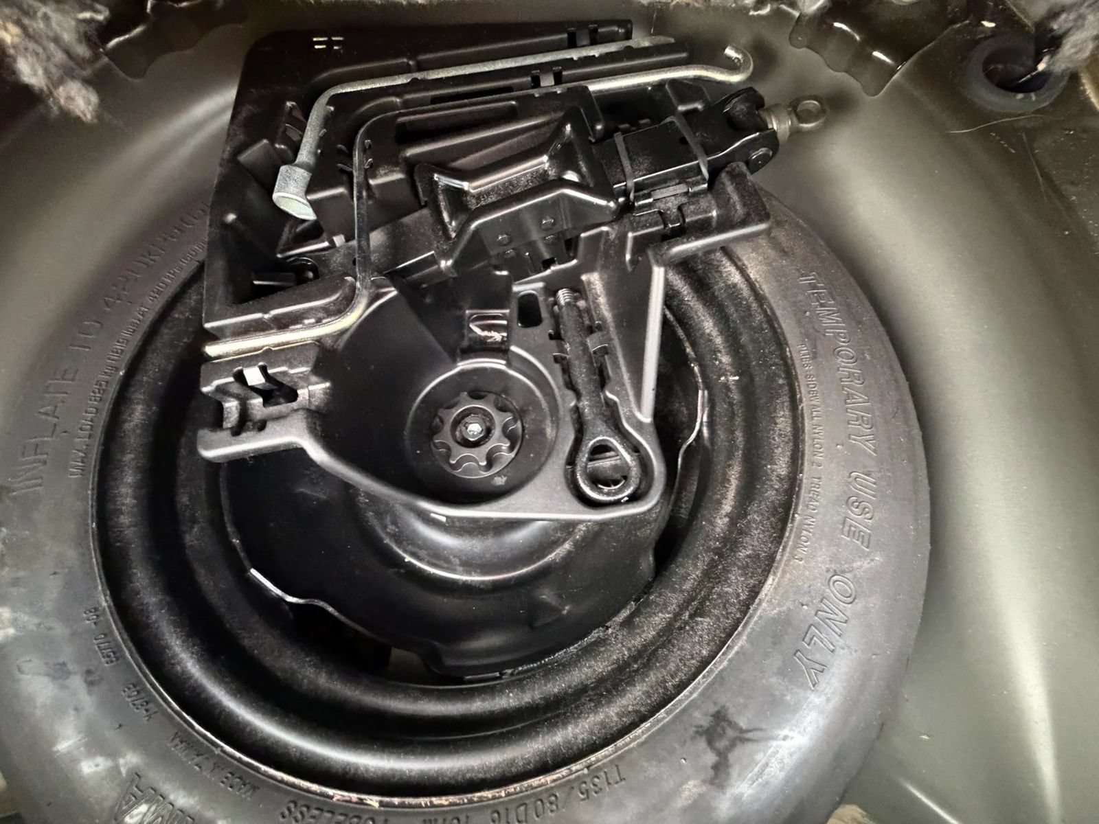 Used 2014 Toyota Prius Four FWD image 11