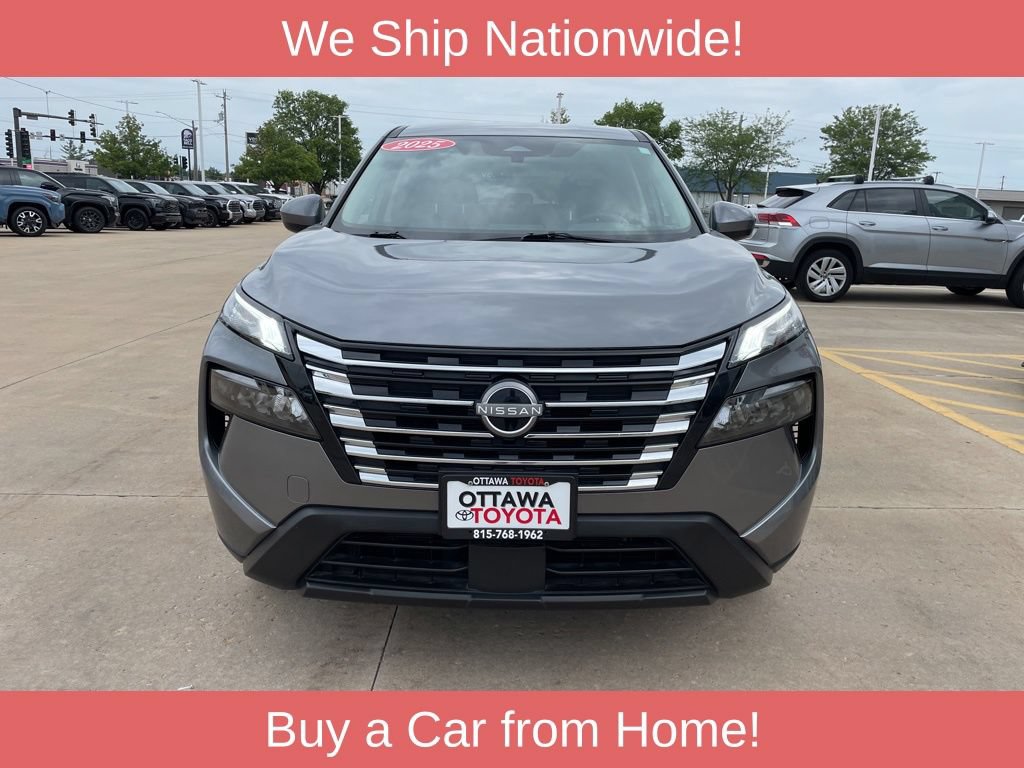 Used 2025 Nissan Rogue SV AWD/4WD image 3