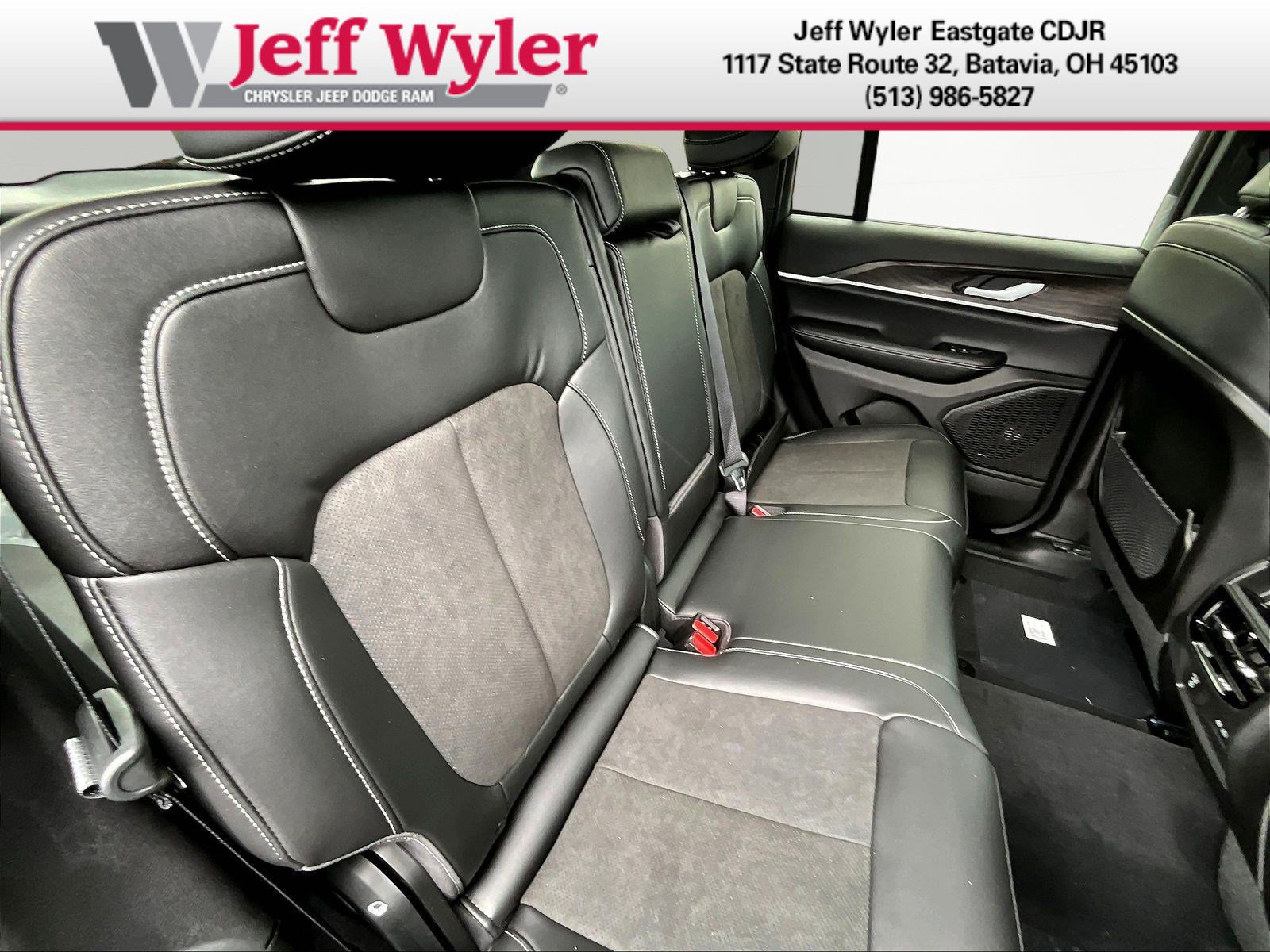 New 2026 Jeep Grand Cherokee Altitude AWD/4WD image 20