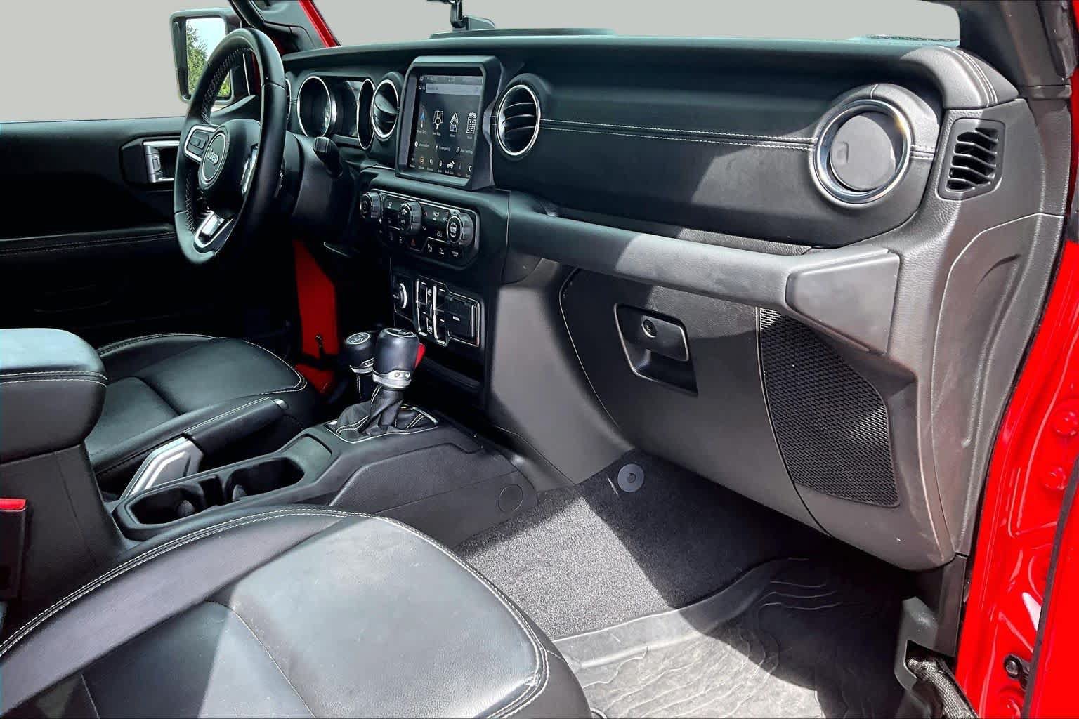 Used 2021 Jeep Wrangler Unlimited Sahara AWD/4WD image 18