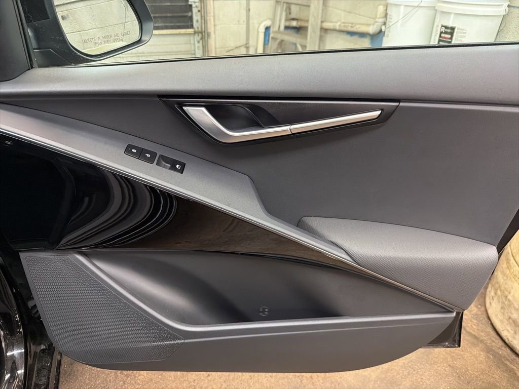 Certified 2025 Kia Niro EX image 24