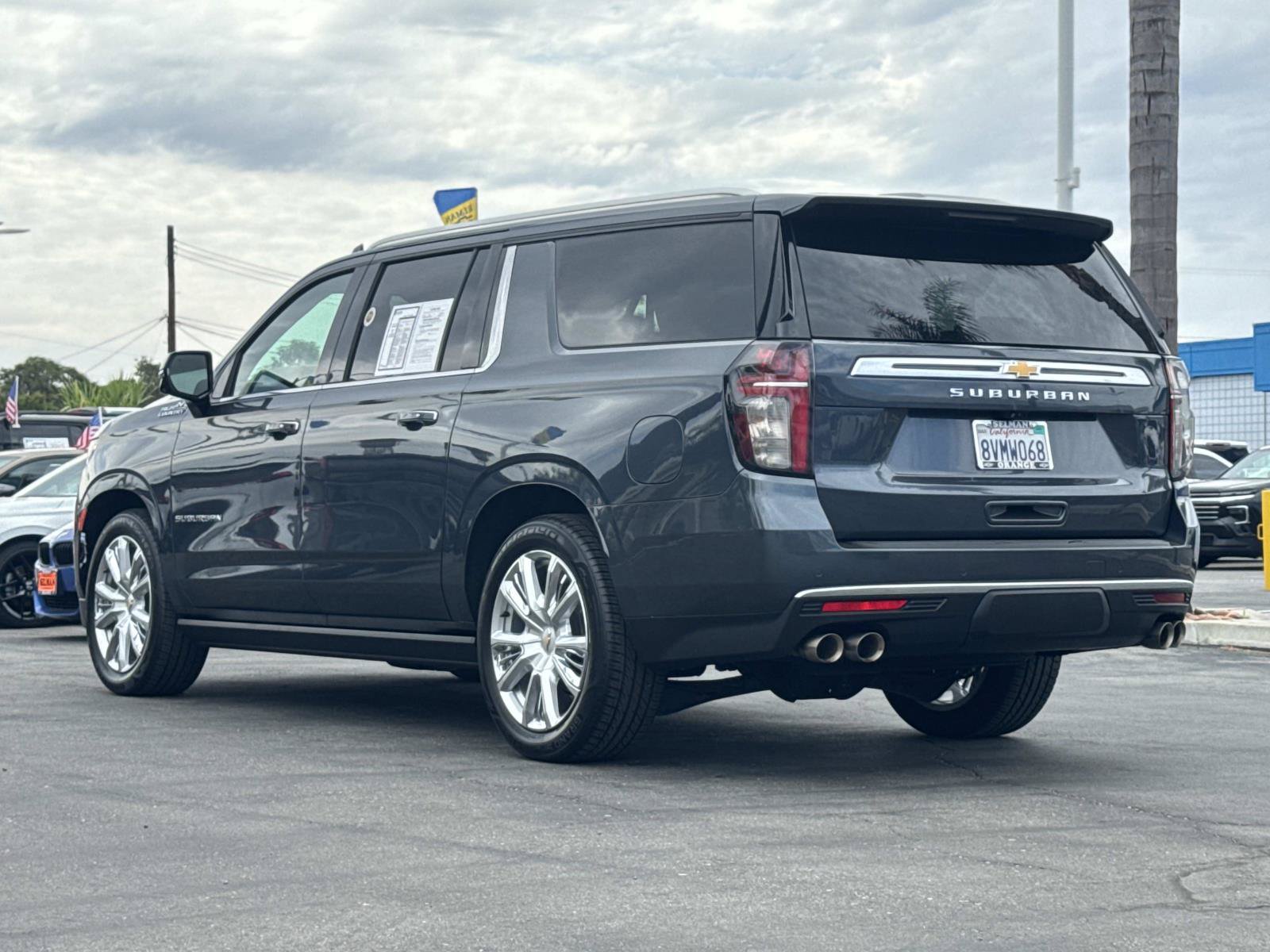 Used 2021 Chevrolet Suburban High Country RWD image 7