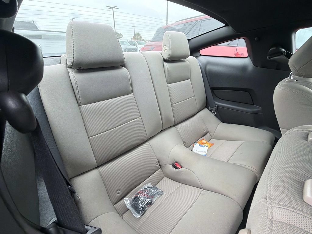 Used 2012 Ford Mustang Coupe RWD image 13