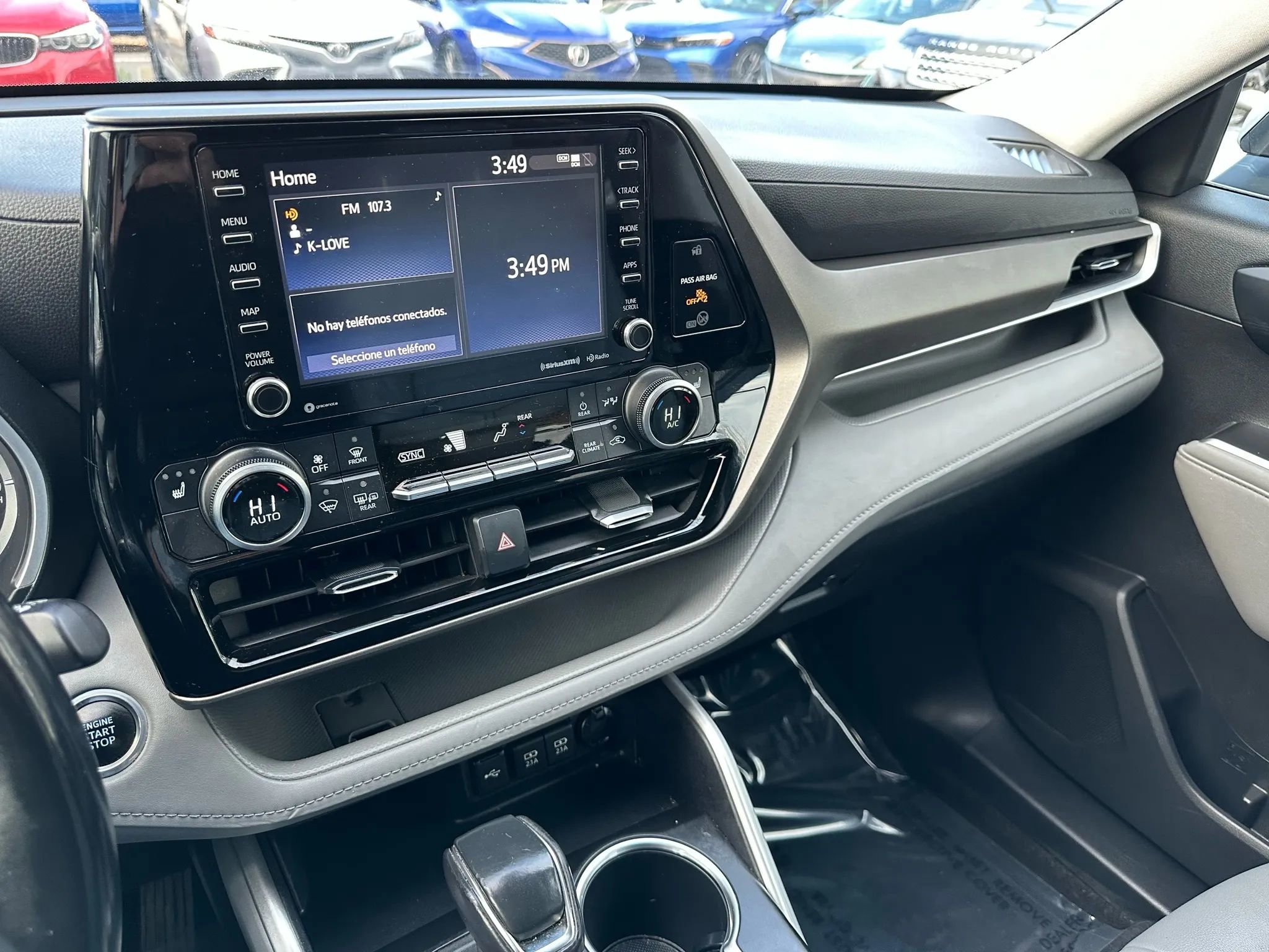 Used 2020 Toyota Highlander XLE image 26