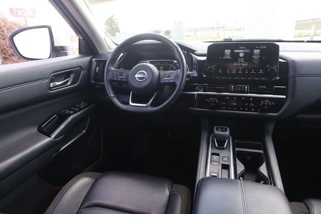 Used 2024 Nissan Pathfinder SL w/ SL Premium Package image 24