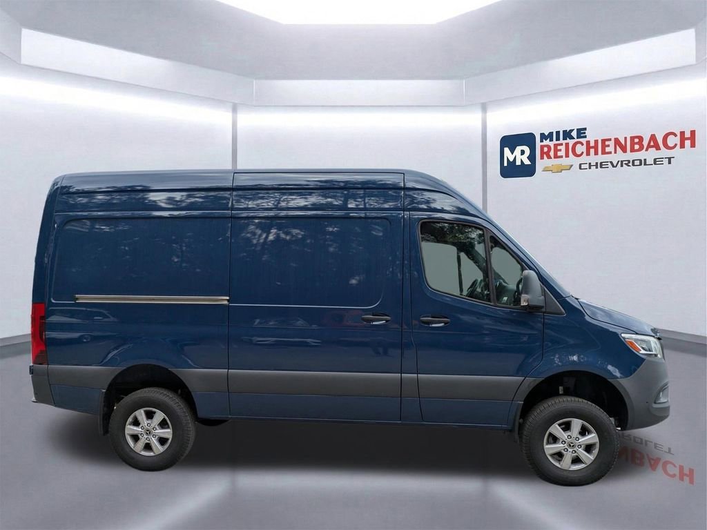 Used 2024 Mercedes-Benz Sprinter 2500 image 3