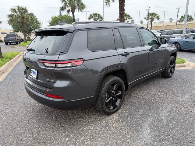 Used 2025 Jeep Grand Cherokee L Limited w/ Black Appearance Package AWD/4WD image 6