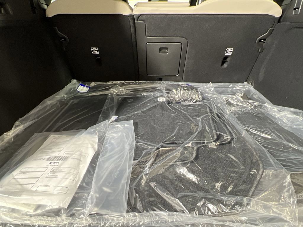 New 2026 Volvo XC60 B5 Plus w/ Protection Package Premier image 20