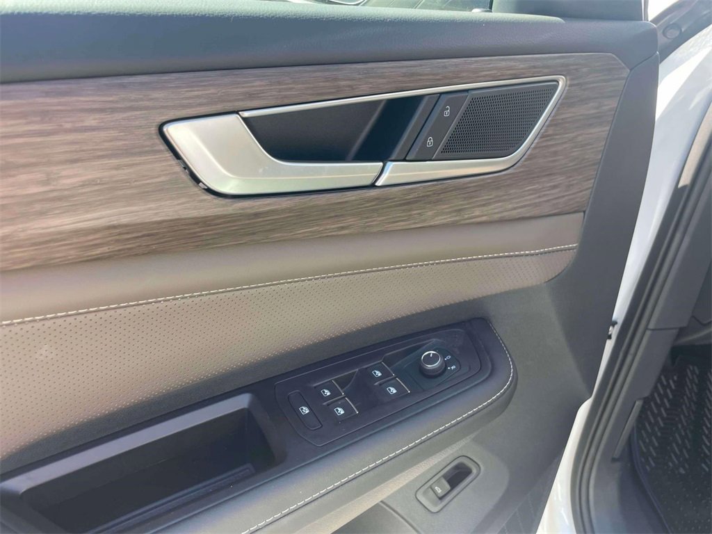 New 2024 Volkswagen Atlas SEL image 19
