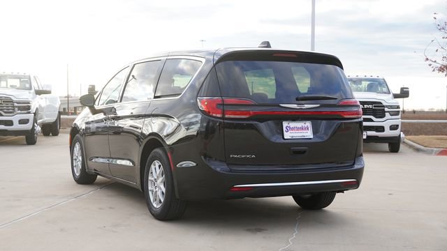New 2026 Chrysler Pacifica Select image 7