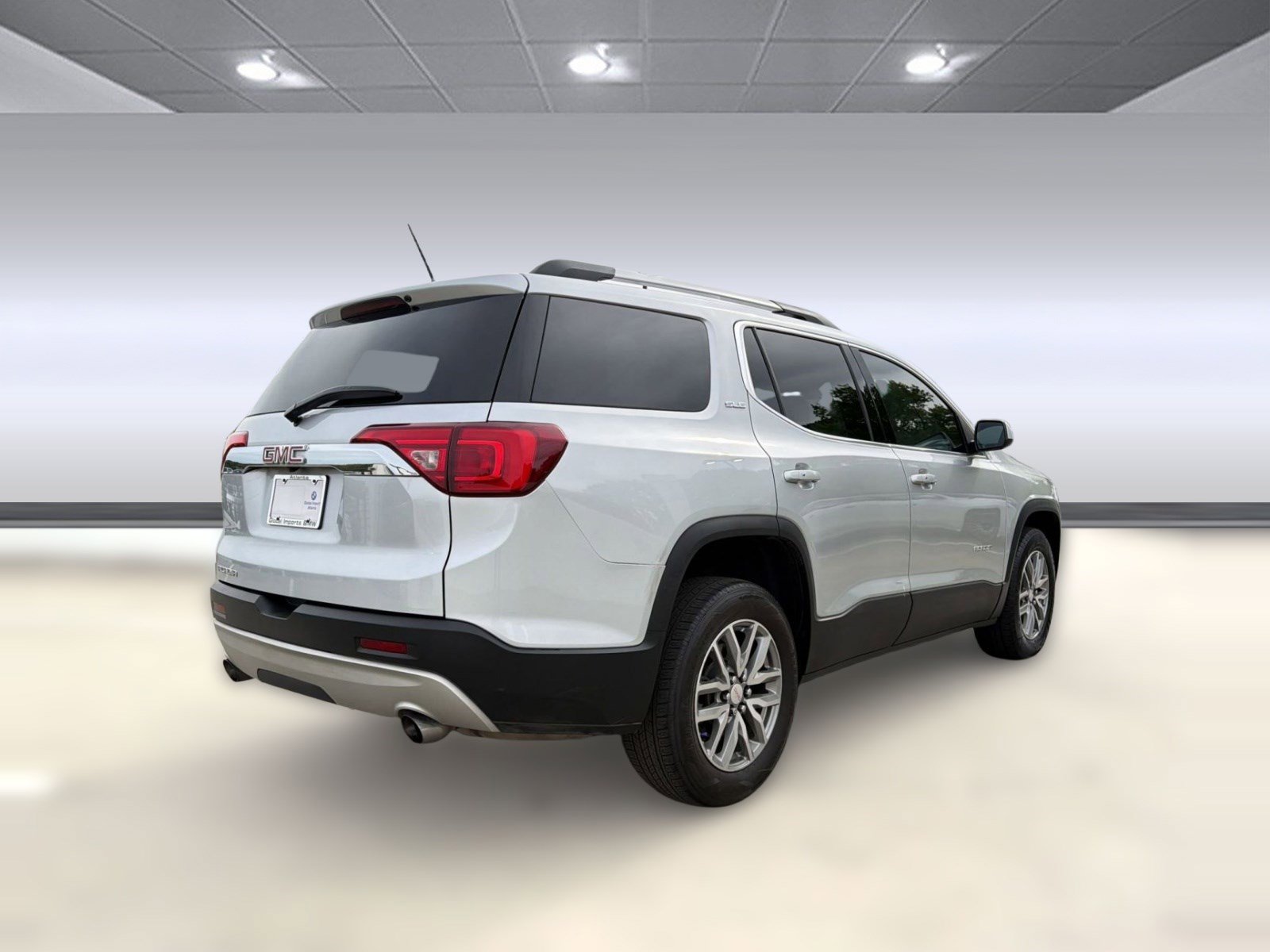 Used 2017 GMC Acadia SLE image 9