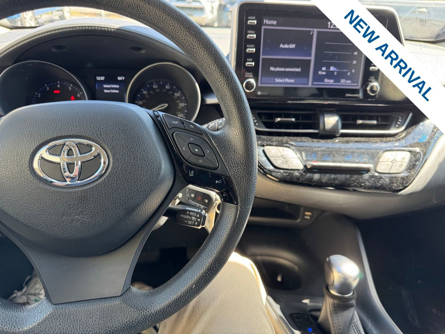 Used 2021 Toyota C-HR LE image 22